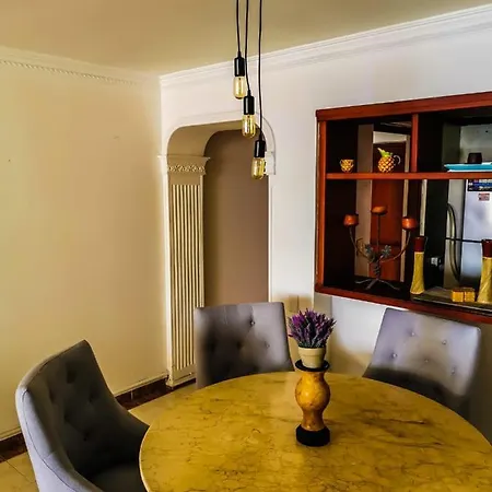 Marina Tower Apartment *